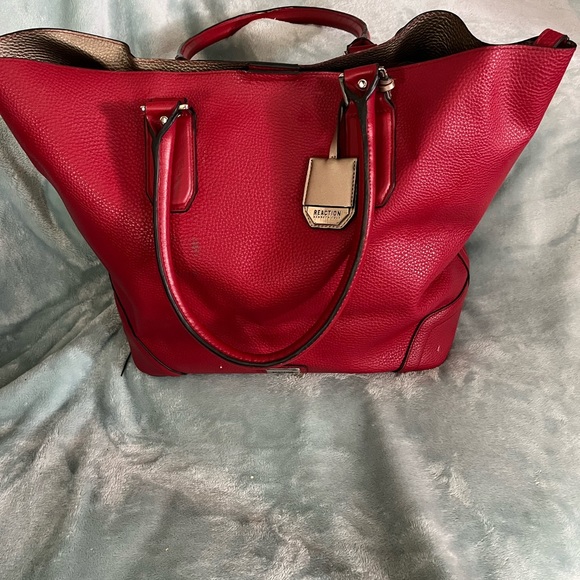 Kenneth Cole Reaction New York, Gorgeous, red, key hook on side - Picture 4 of 5